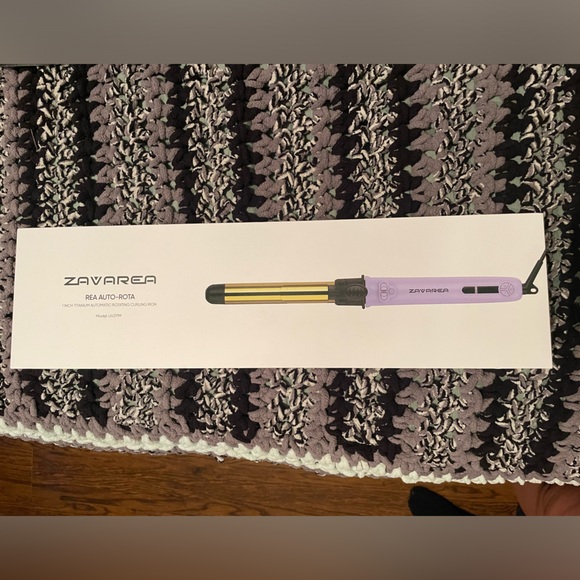 NIB Rotating curling iron 1”
